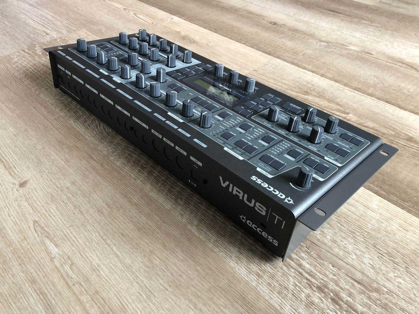 Access Virus TI2 Rack Minty Late Production Run w/ Original PSU + New HQ USB Cable
