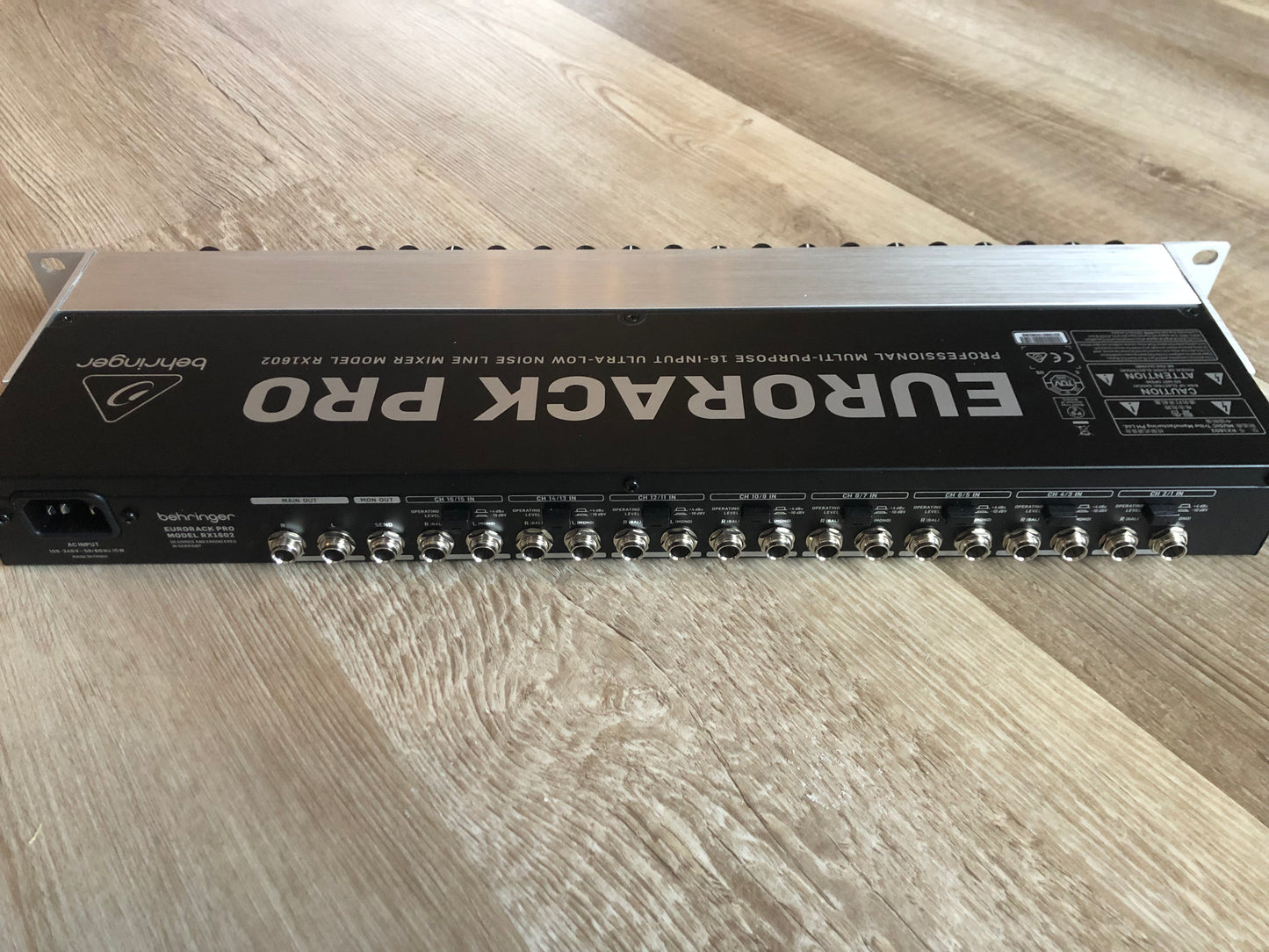 Behringer RX1602 16-Input Ultra-Low Noise Line Mixer (V1)