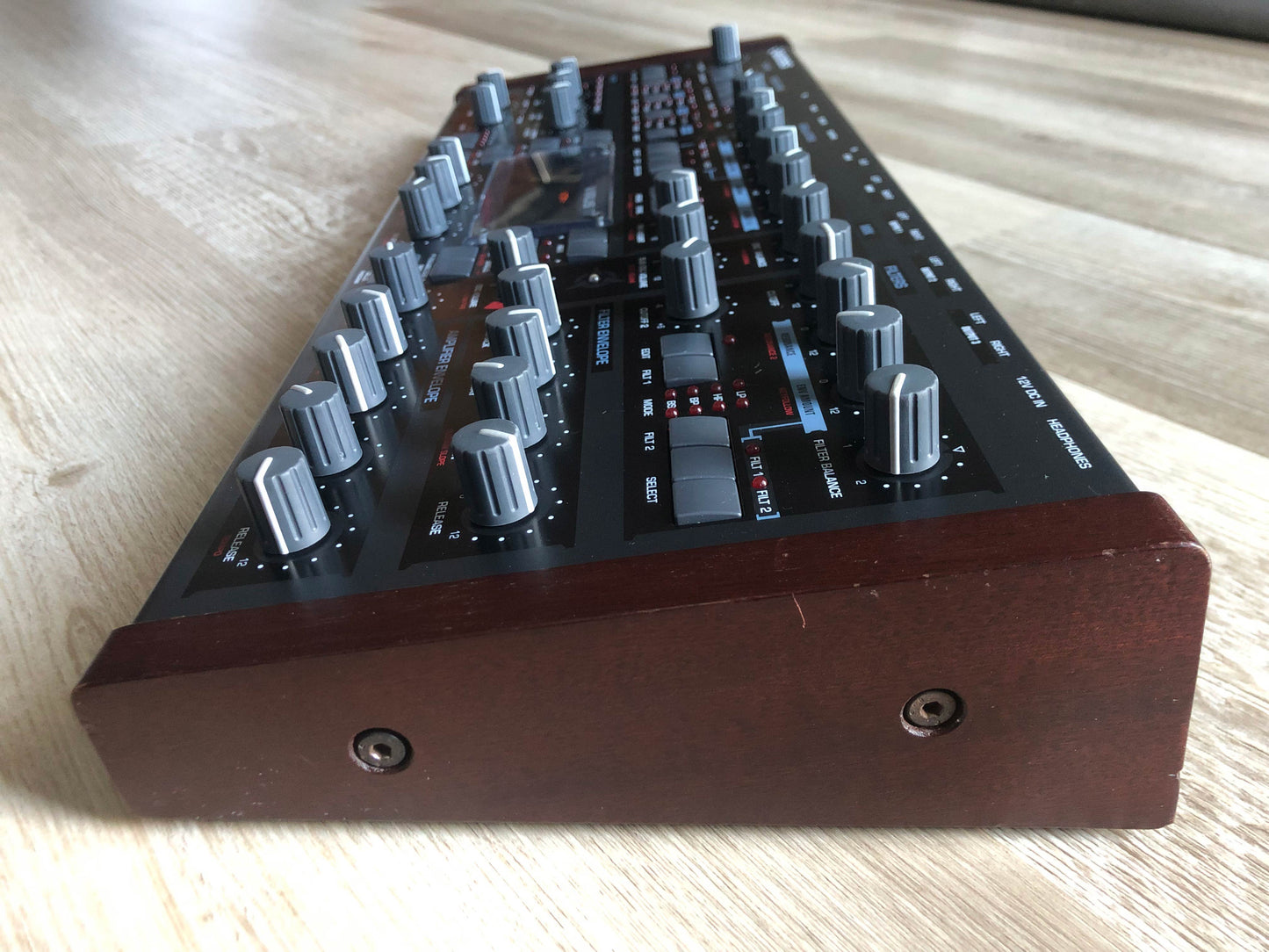 Access Virus TI Desktop, All New Tacts, Battery + PSU, OS 5.1.7