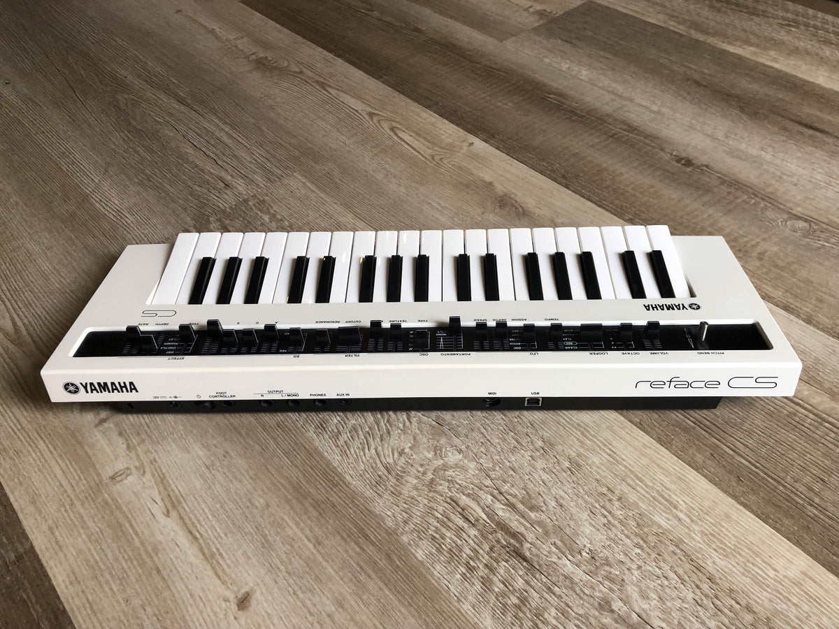 Yamaha Reface CS Mobile Mini Vintage Synth /w OG Box + PSU