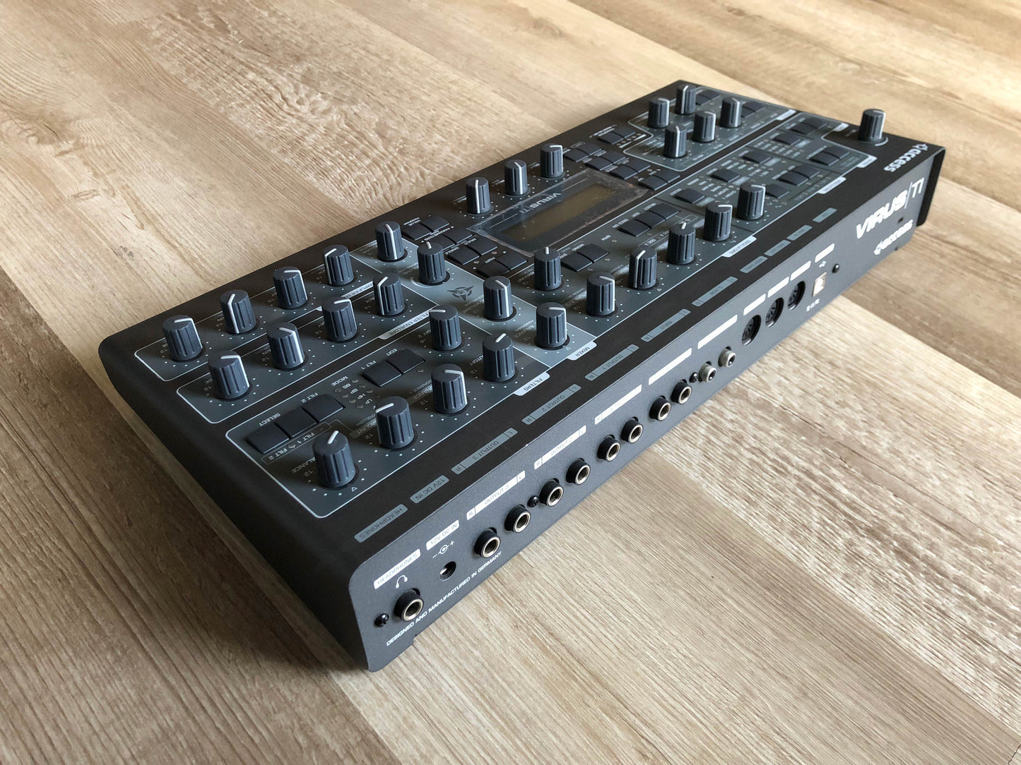 Access Virus TI2 Desktop in Mint Condition w/ OG PSU, OG USB Cable + New HQ USB Cable