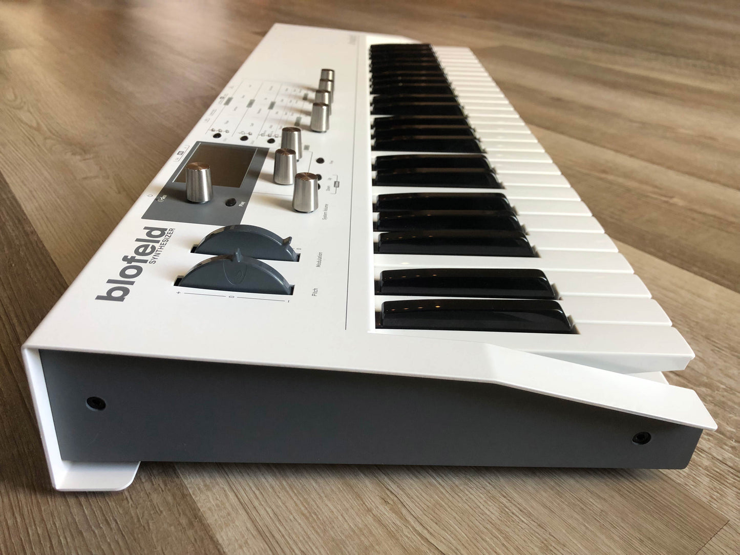 Waldorf Blofeld 49-Key Wavetable & Analog Modeling Synthesizer Mint w/ Original Box + Manual