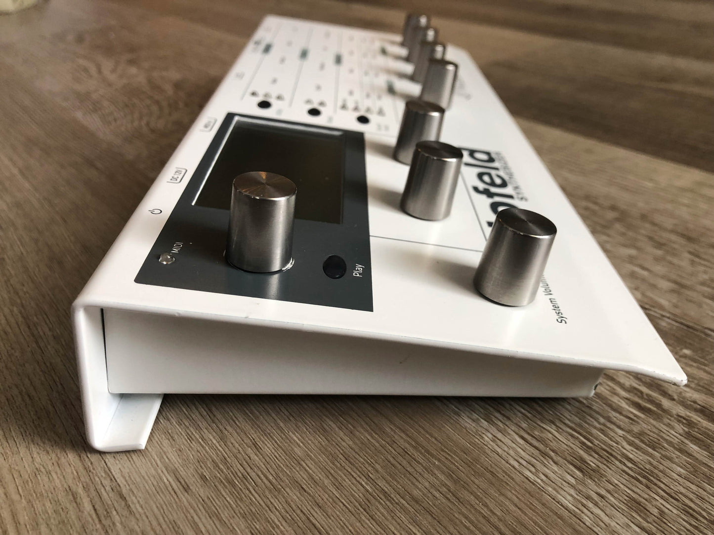 Waldorf Blofeld Desktop Wavetable & Analog Modeling Synthesizer (White)