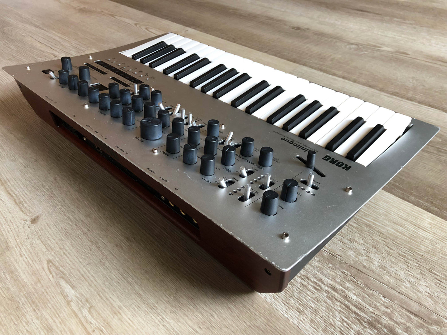 Budget Korg Minilogue Analog Synthesizer w/ Power Supply