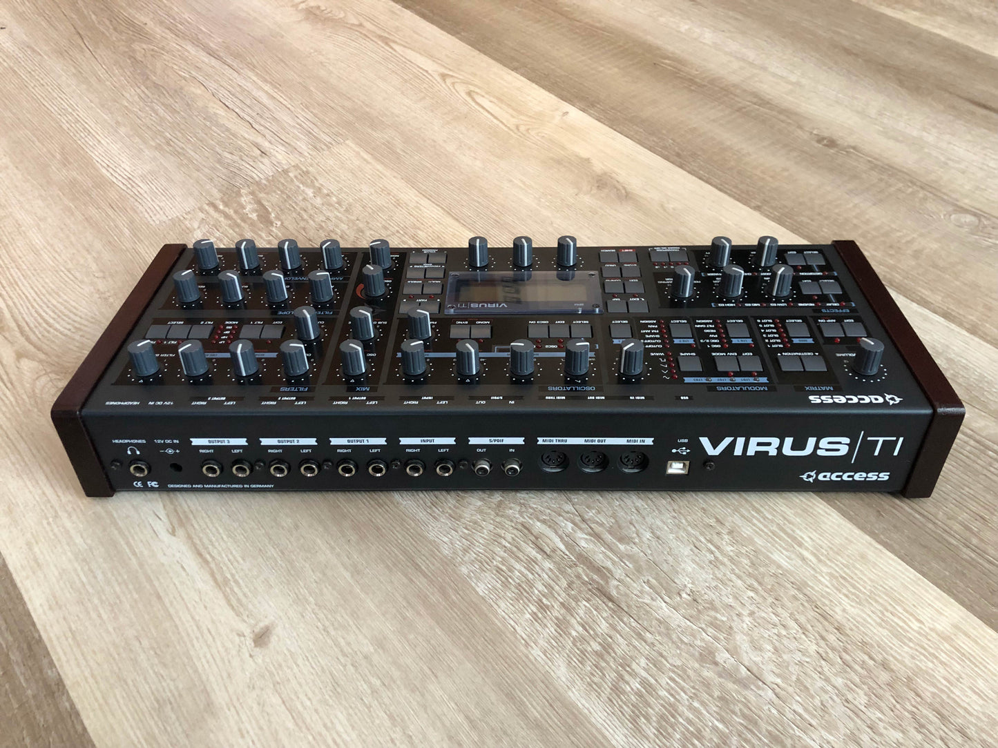 Access Virus TI Desktop Near-Mint w / All New Tacts, New Battery, Power Supply + HQ USB Cable