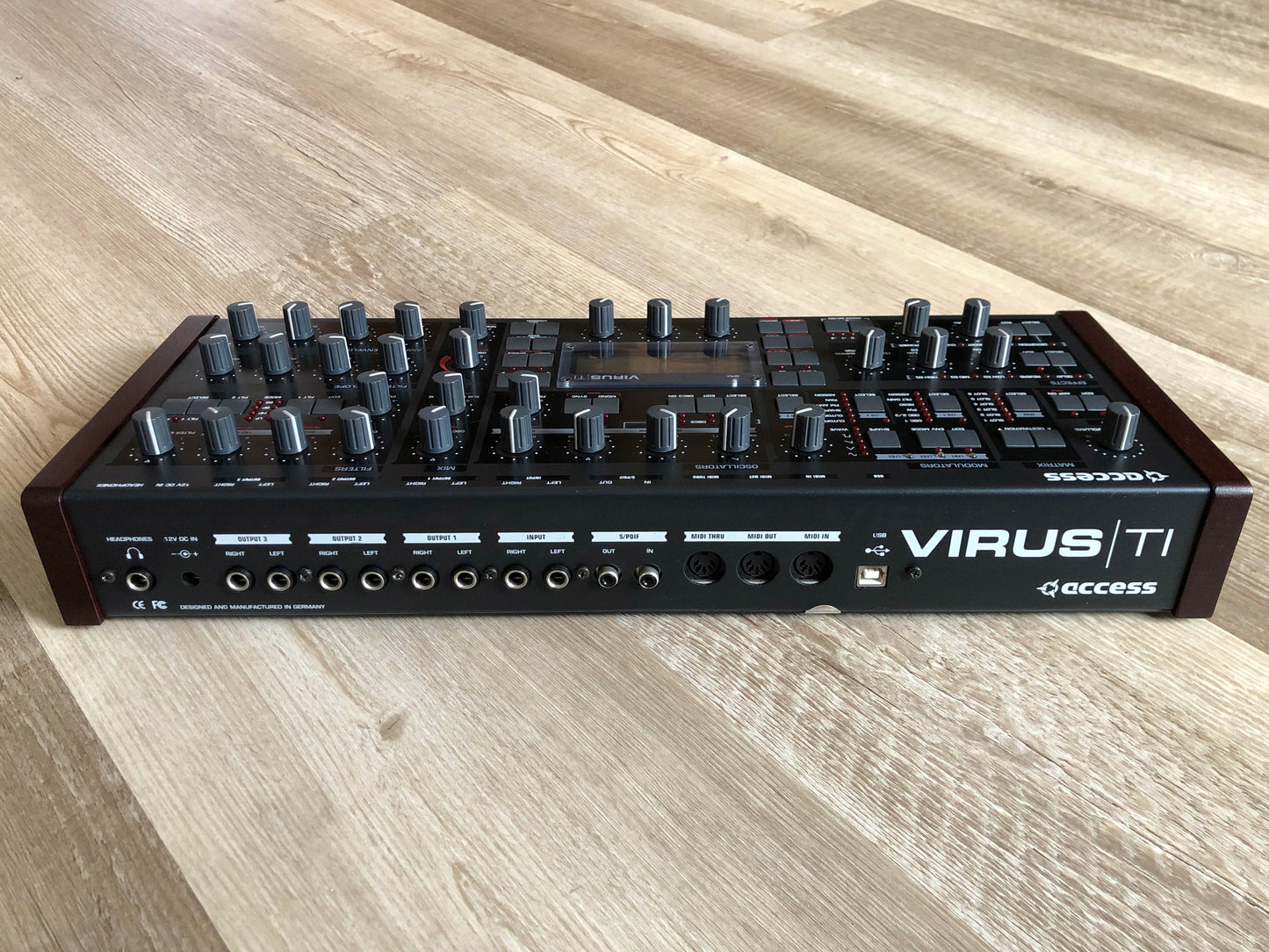 Access Virus TI Desktop w/ All New Tacts, New Battery, PSU + HQ USB Cable