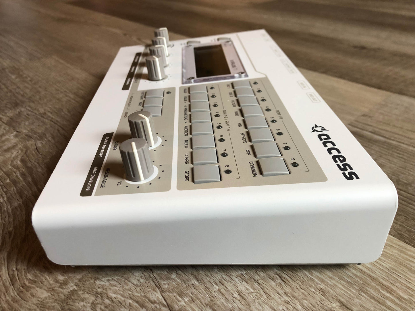 Access Virus TI Snow w/ All New Tacts, New Battery, PSU + New HQ USB Cable