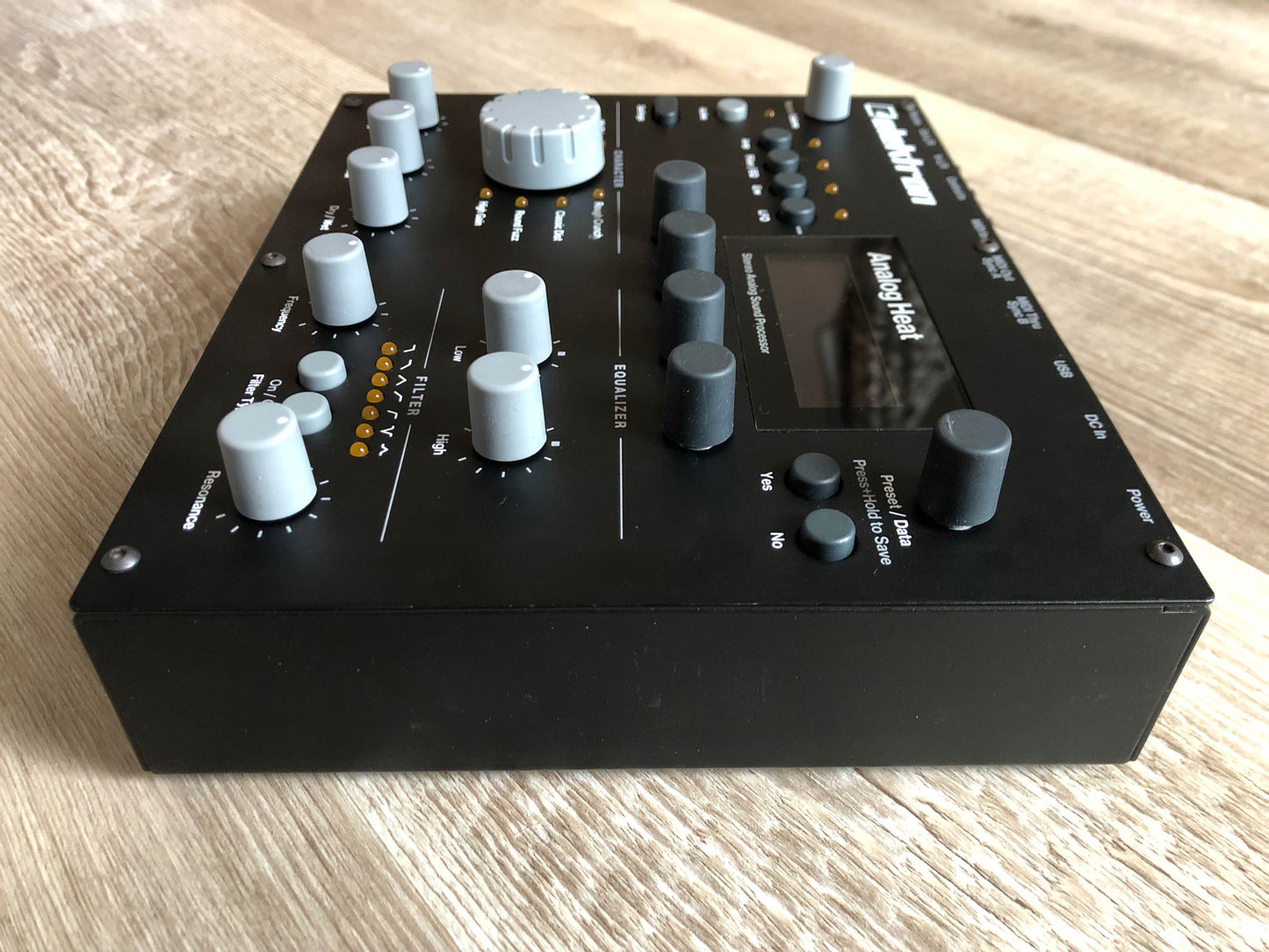 Elektron Analog Heat MKI w/ OG PSU + Quality Aftermarket USB Cable