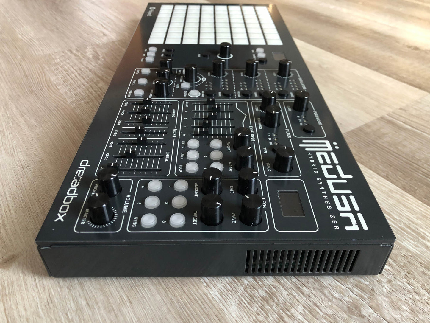 Polyend Dreadbox Medusa Hybrid Synthesizer w/ PSU + Quick Start Guide