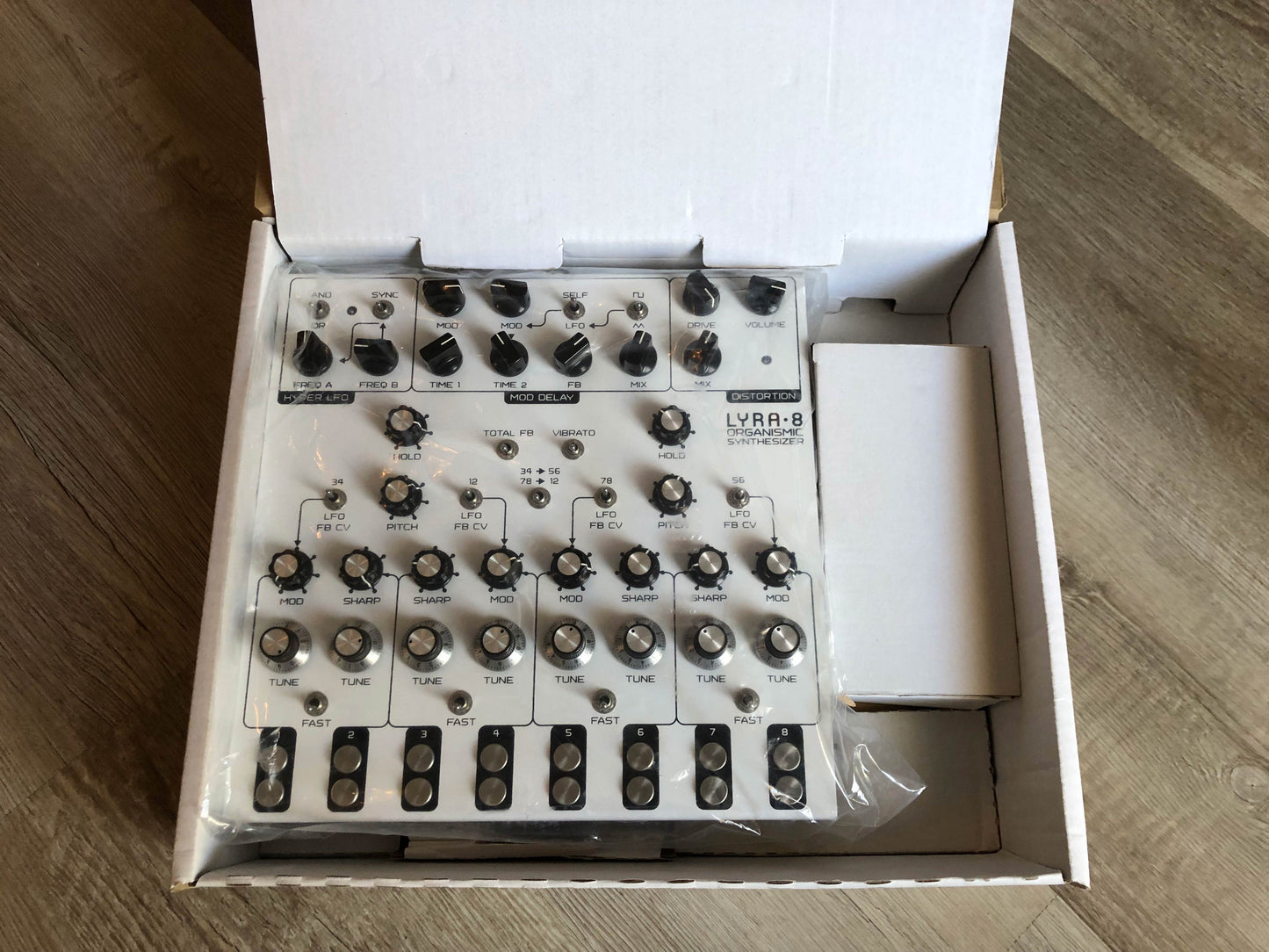 SOMA Laboratory Lyra-8 Organismic Synthesizer (White) w/ Original Box