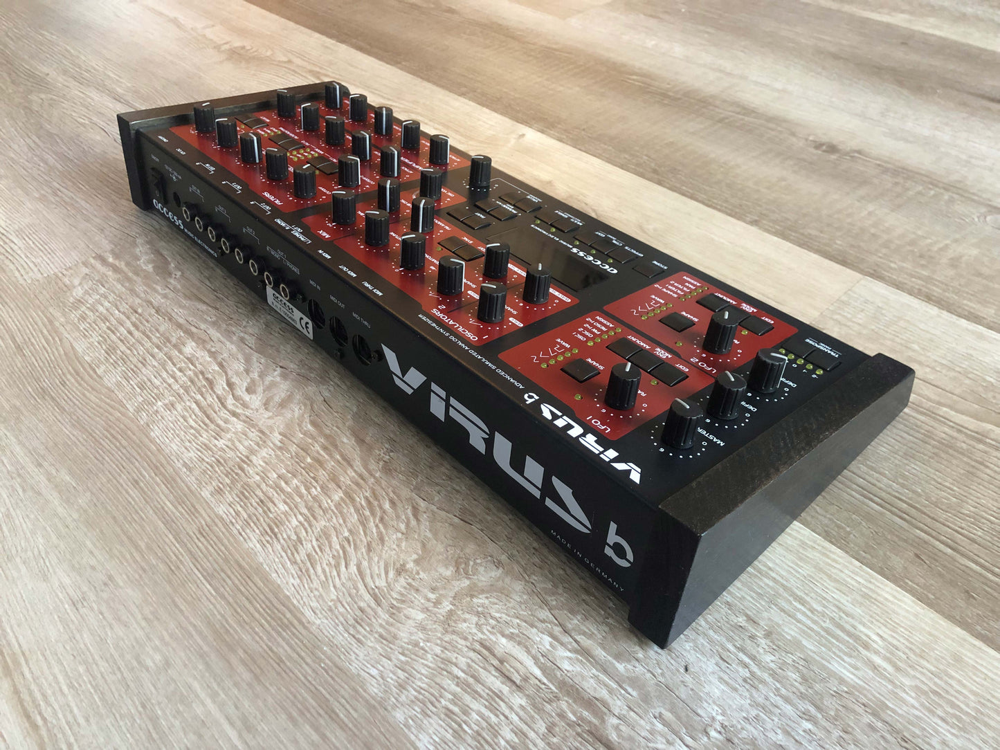 Access Virus B Desktop, All New Tacts, Power Filter Cap, Battery, Custom Wood Sides + PSU, OS 4.9