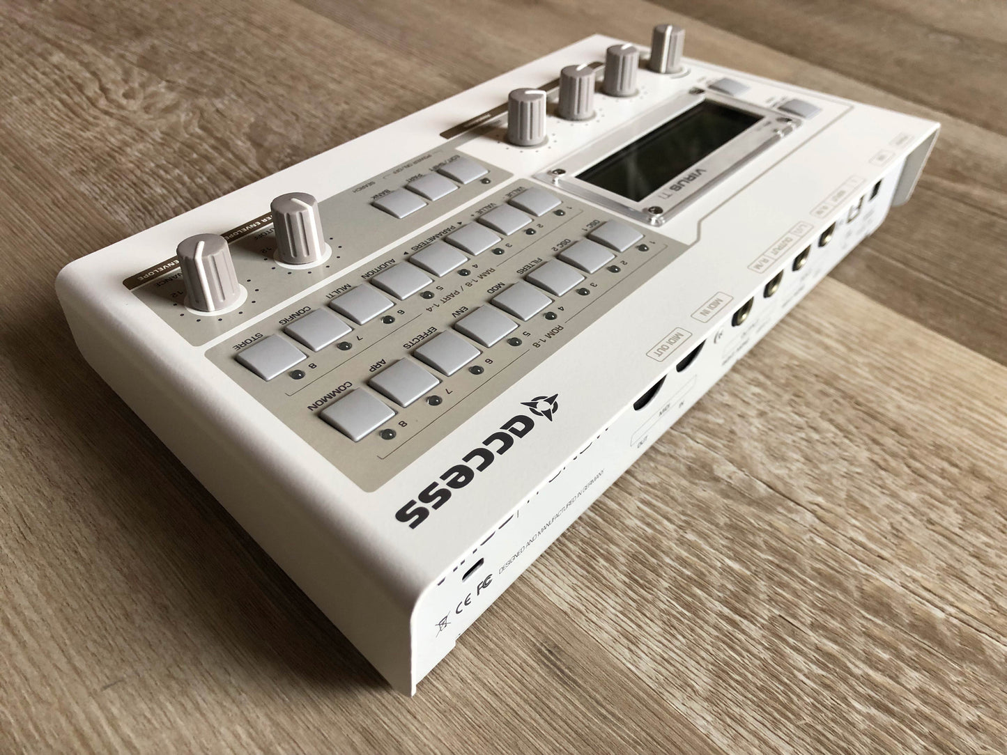 Access Virus TI Snow Minty w/ New PSU + New HQ USB Cable