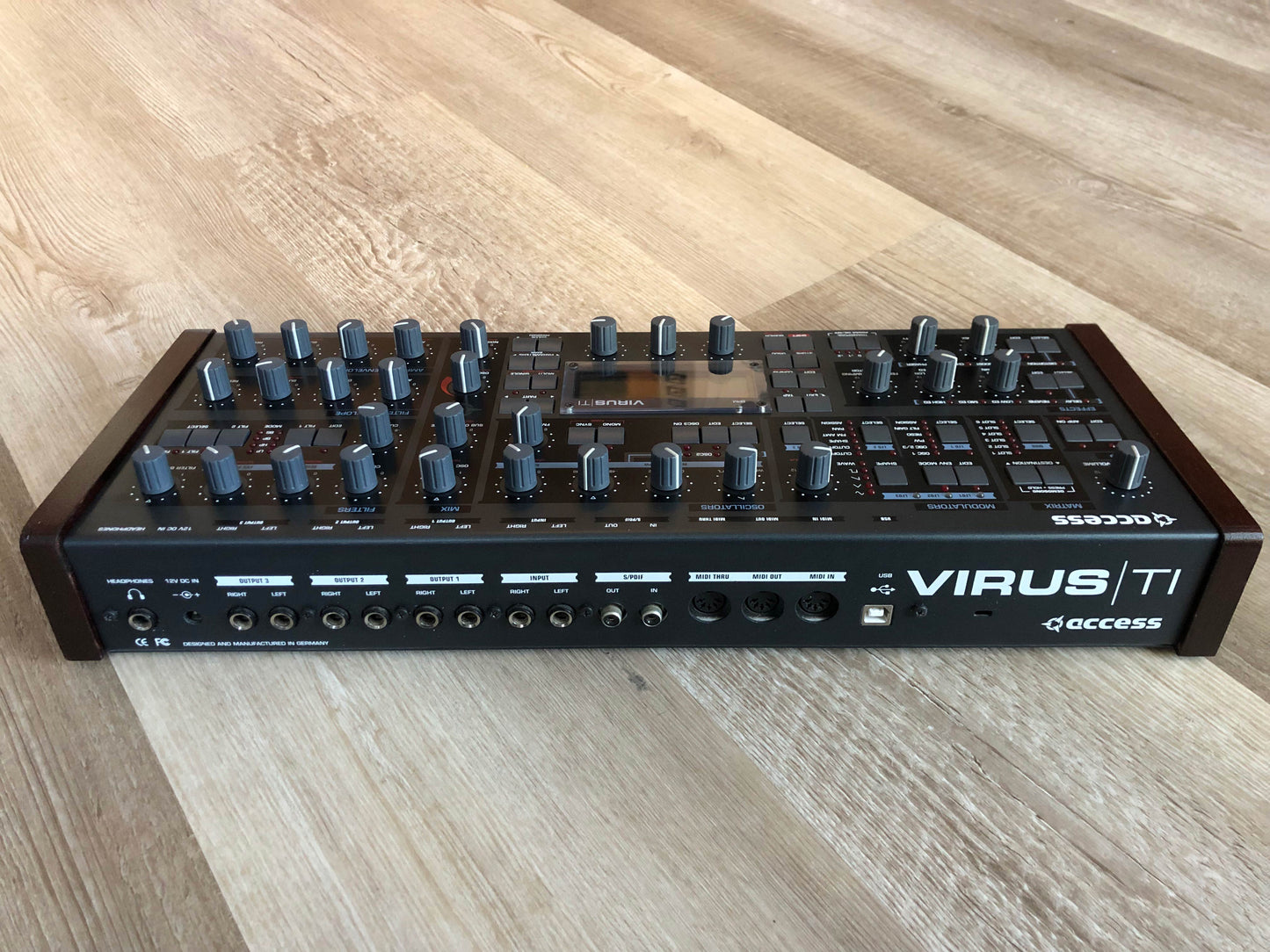 Access Virus TI Desktop w/ All New Tacts, New Battery + PSU & USB Cable