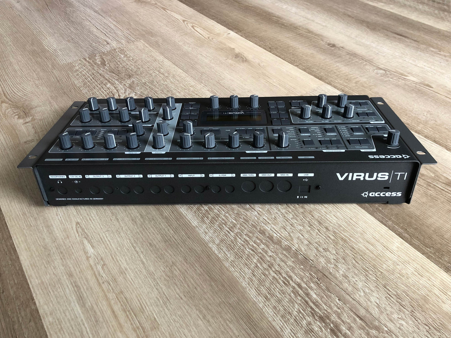 Access Virus TI2 Rack Minty Late Production Run w/ Original PSU + New HQ USB Cable
