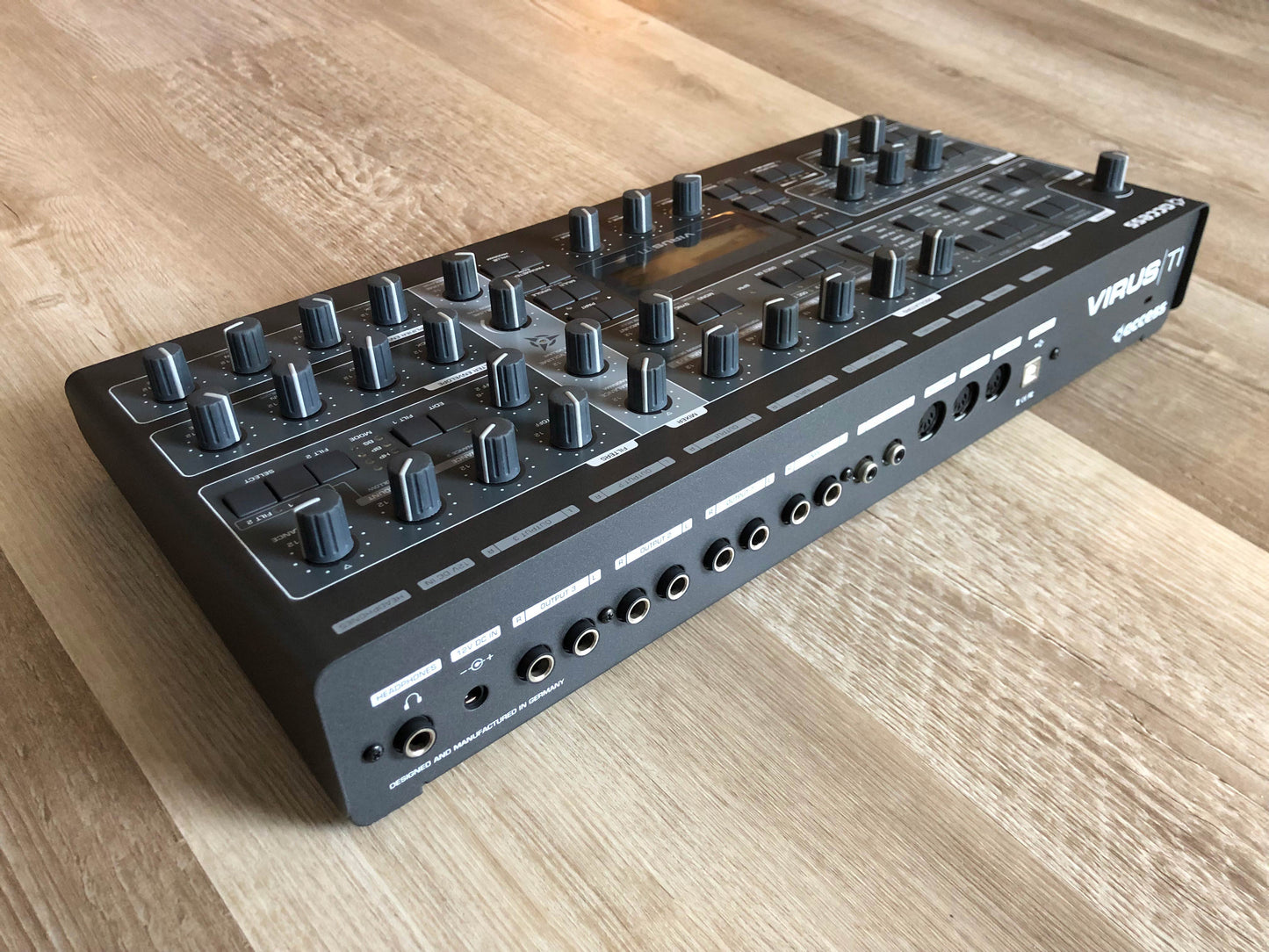 Access Virus TI2 Desktop w/ PSU + New HQ USB Cable