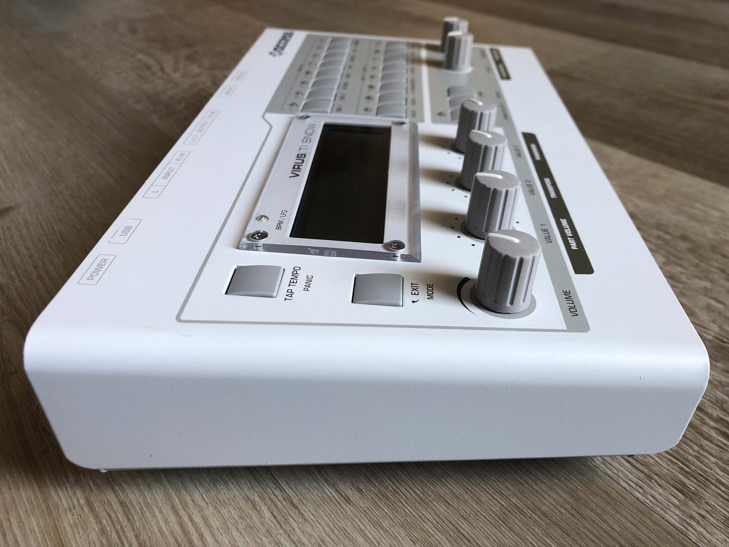 Access Virus TI Snow, All New Tacts & New Battery, PSU + USB Cable