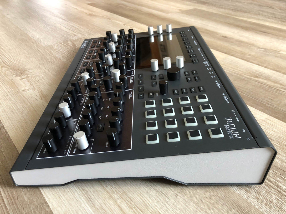 Waldorf Iridium Desktop MKI 16-Voice Synthesizer w/ OG Box, Manual + PSU