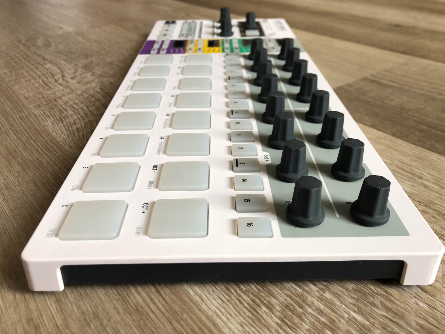 Arturia Beatstep Pro MIDI Controller & Sequencer w/ Original Box + Accessories