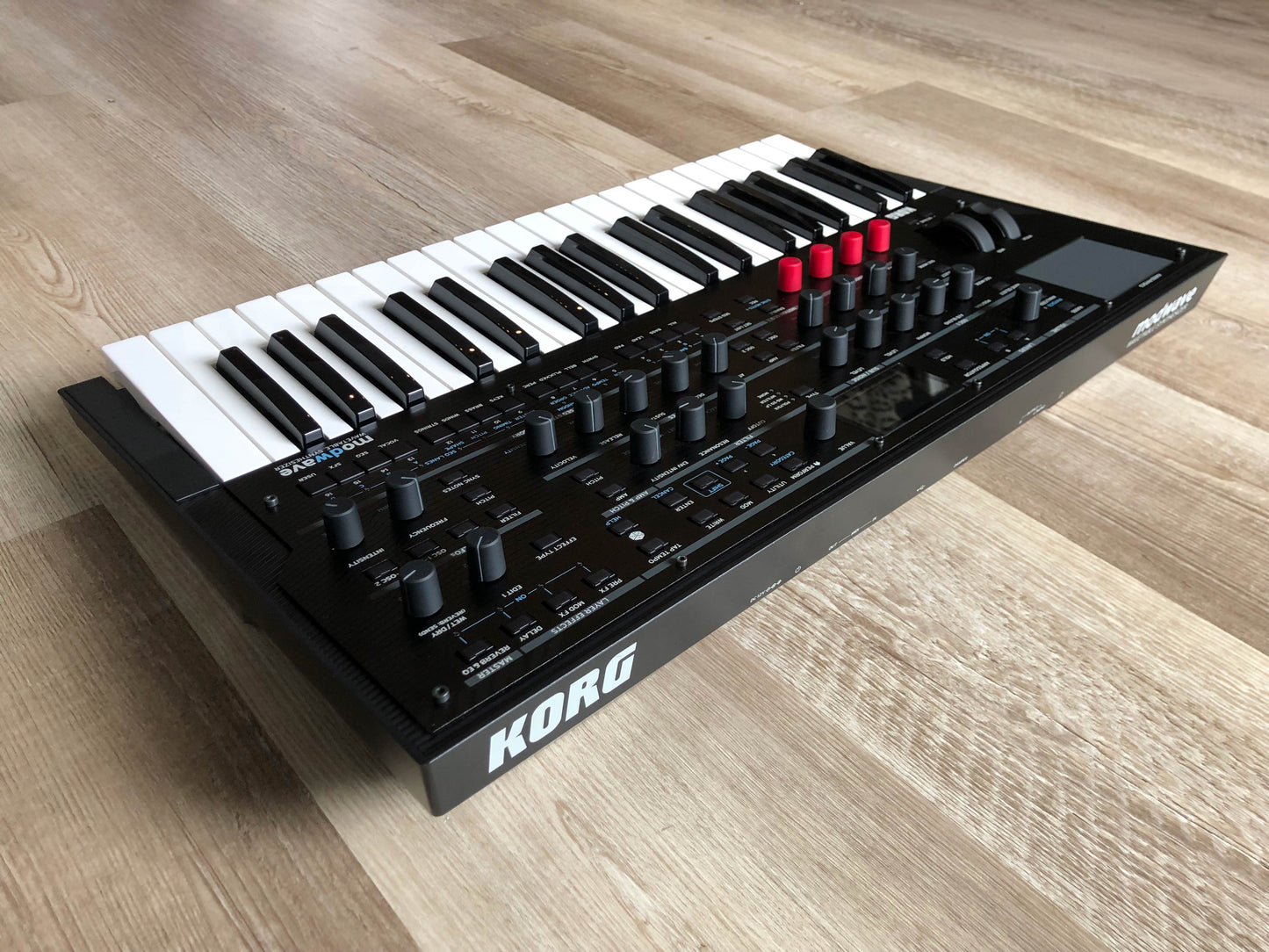 Korg Modwave MKI Wavetable Synthesizer w/ OEM PSU