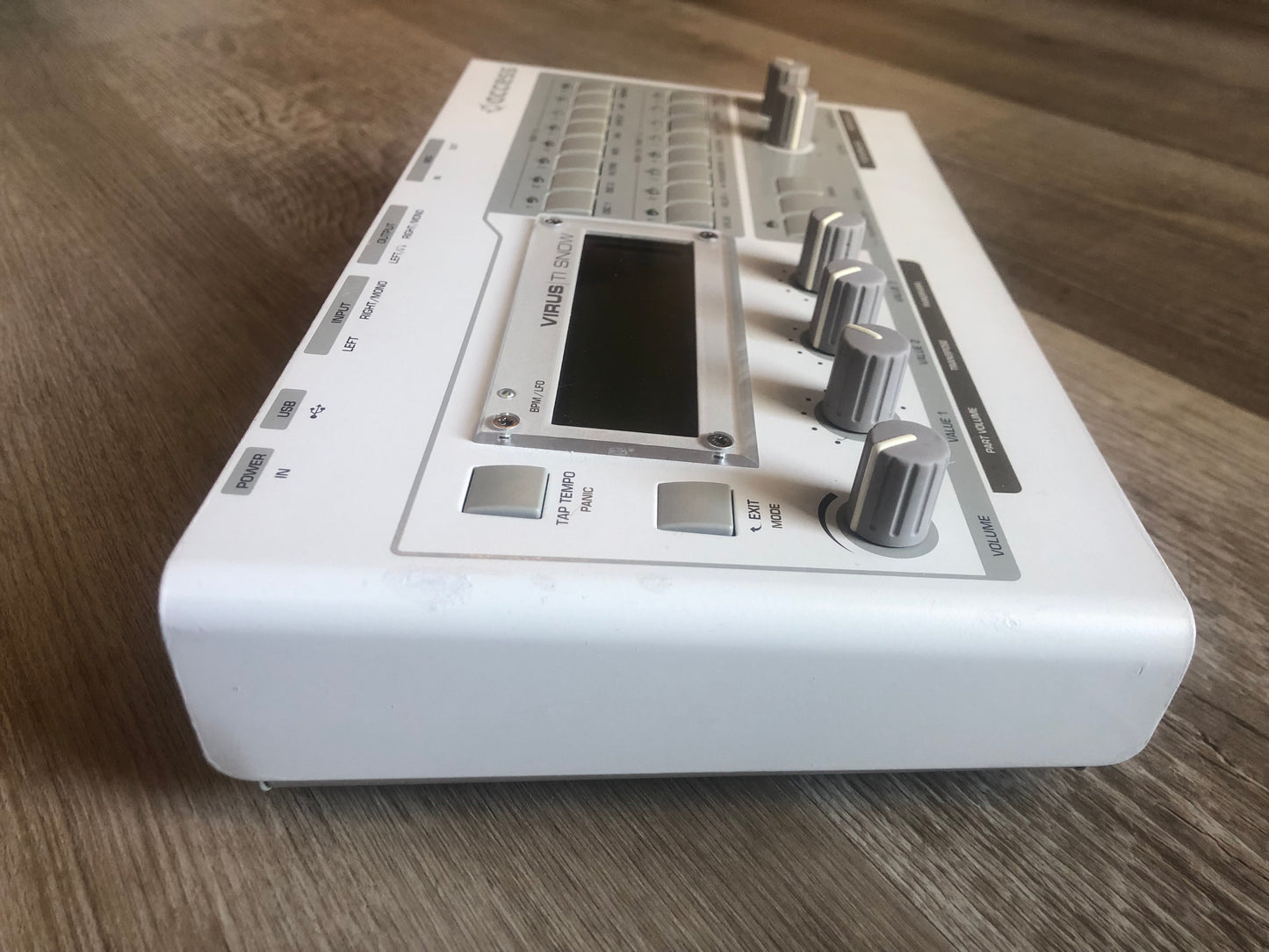 Access Virus TI Snow, All New Tacts & Pots, New Battery, LCD Bezel + PSU