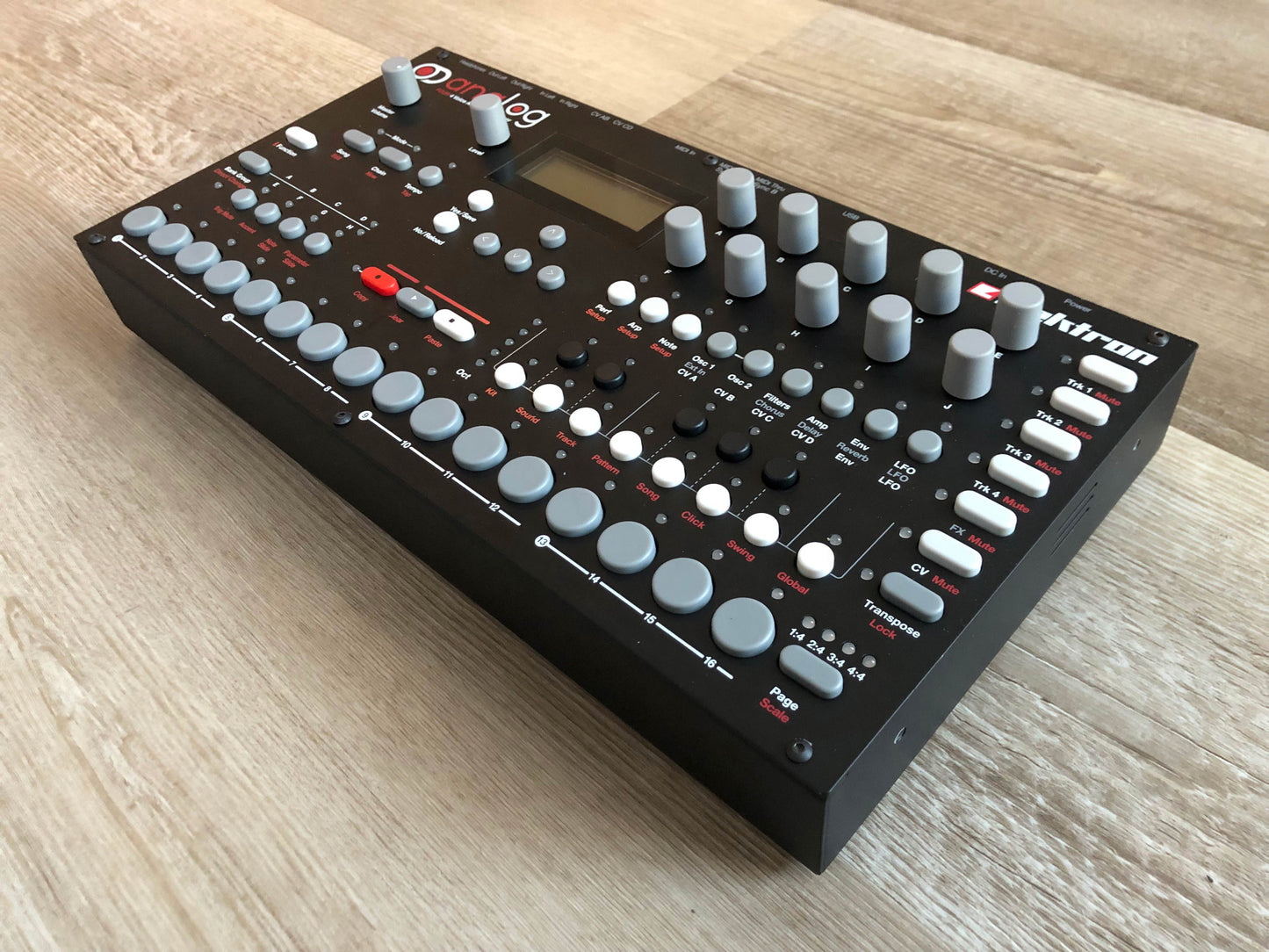 Elektron Analog Four MKI w/ OG PSU + New USB Cable