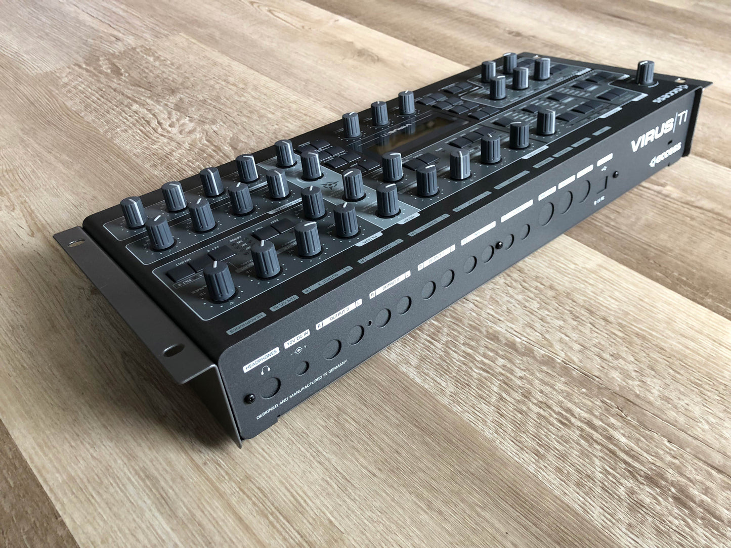 Access Virus TI2 Rack Minty Late Production Run w/ Original PSU + New HQ USB Cable