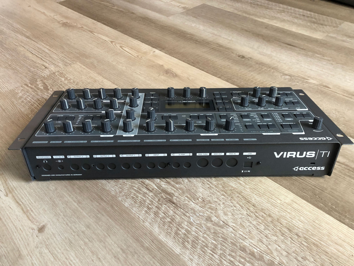 Access Virus TI2 Rack, New Battery, Rack Mount Kit + PSU, OS 5.1.7