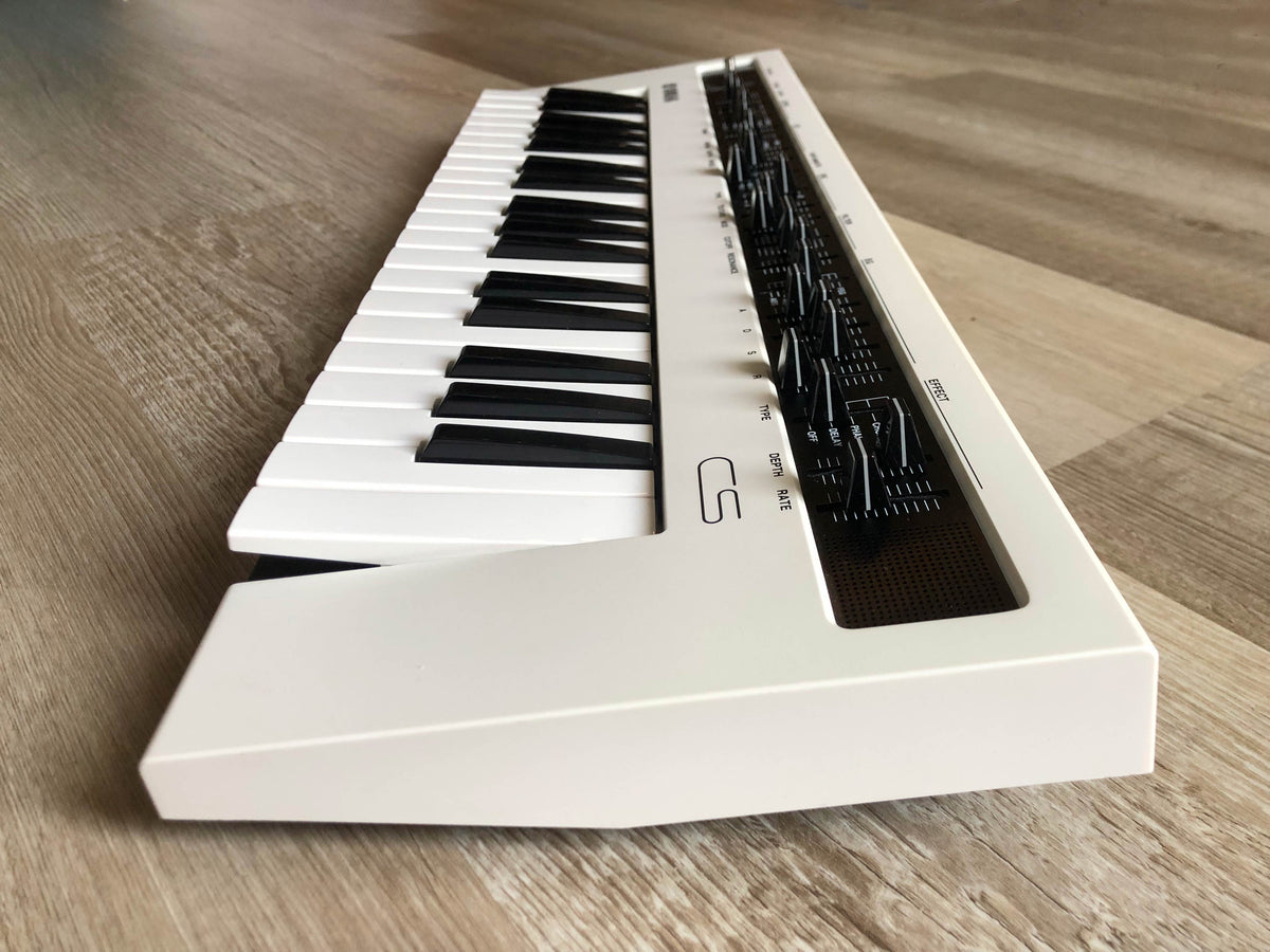 Yamaha Reface CS Mobile Mini Vintage Synth /w OG Box + PSU