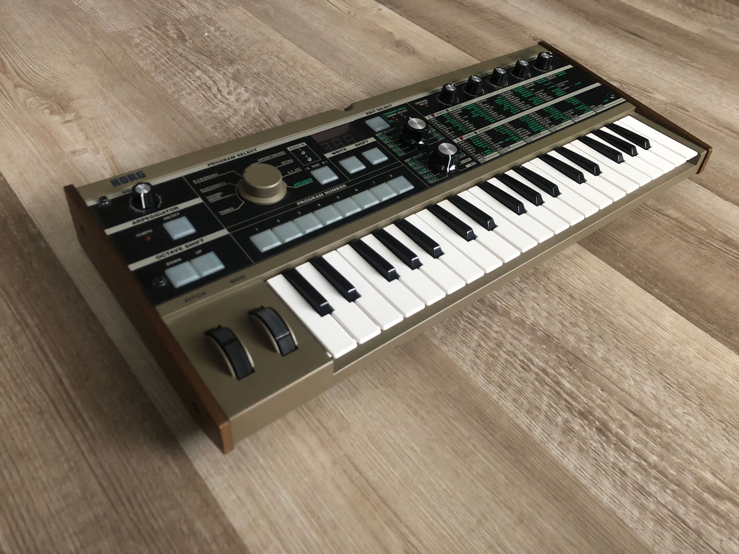 MicroKorg w/ OEM Mic, Aftermarket PSU, Minty