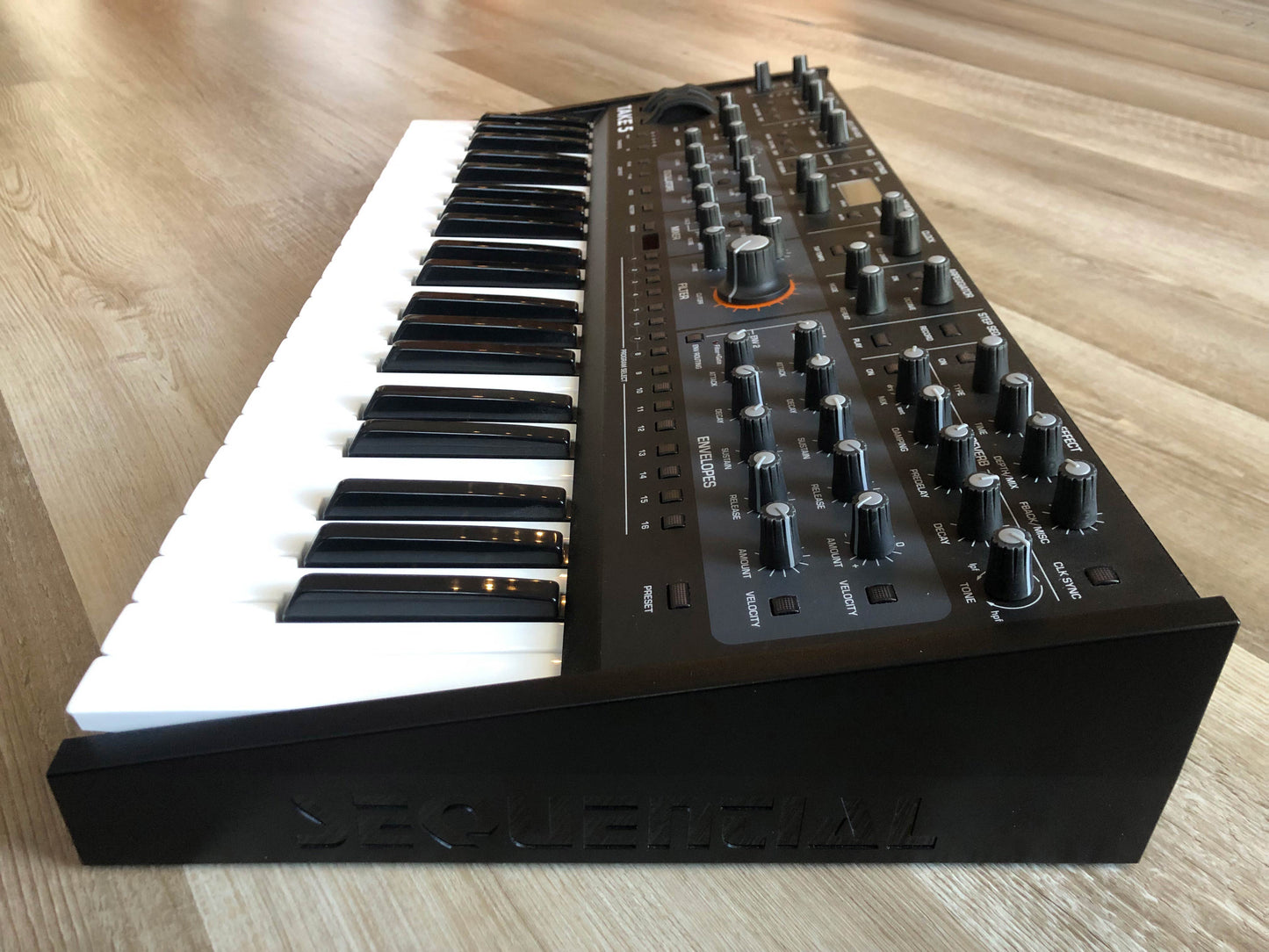 Sequential Take 5 Compact Polyphonic Analog Synthesizer w/ OG Box