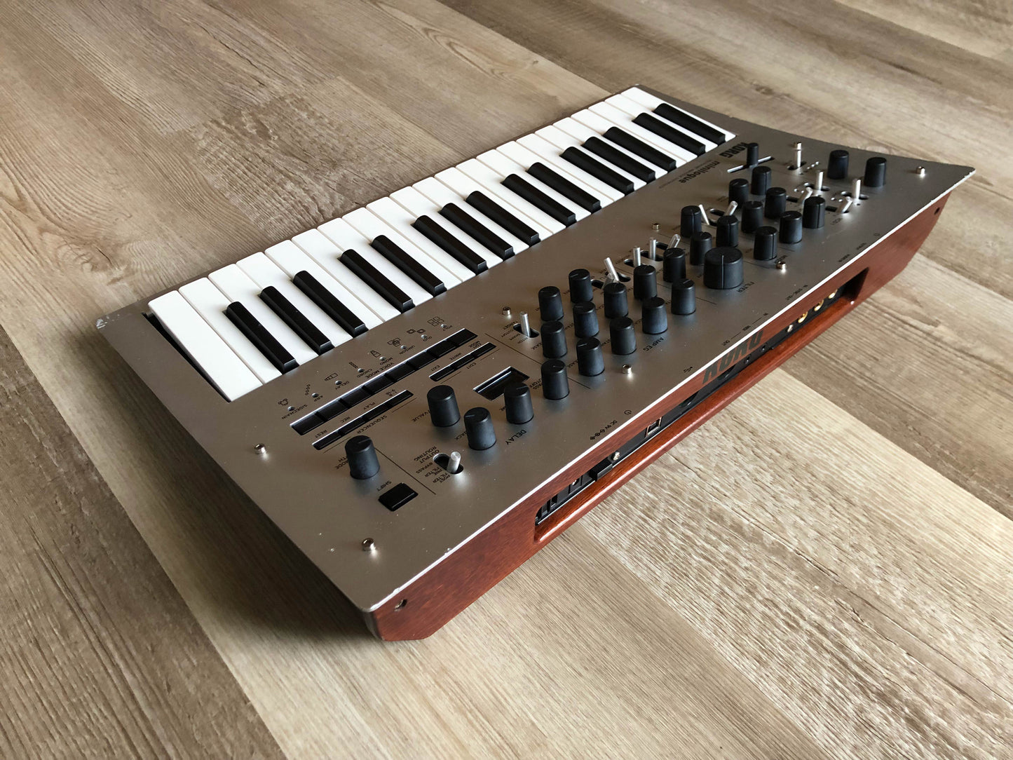 Budget Korg Minilogue Analog Synthesizer w/ Power Supply