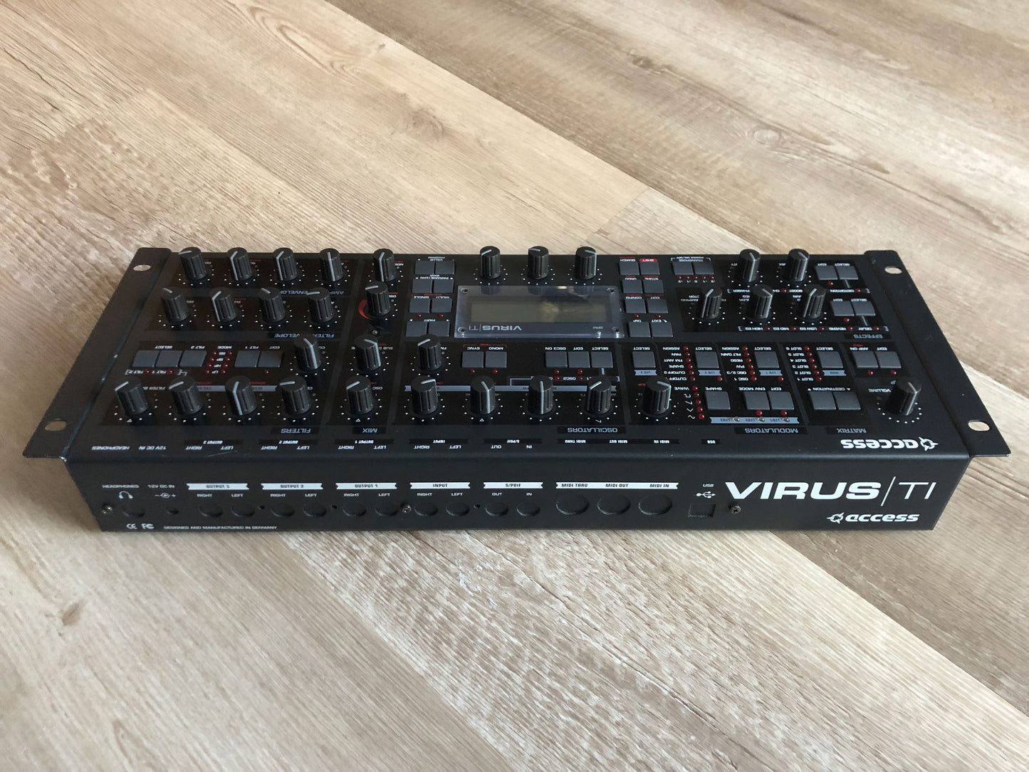 Access Virus TI Rack, All New Tacts, Battery + PSU, OS 5.1.7