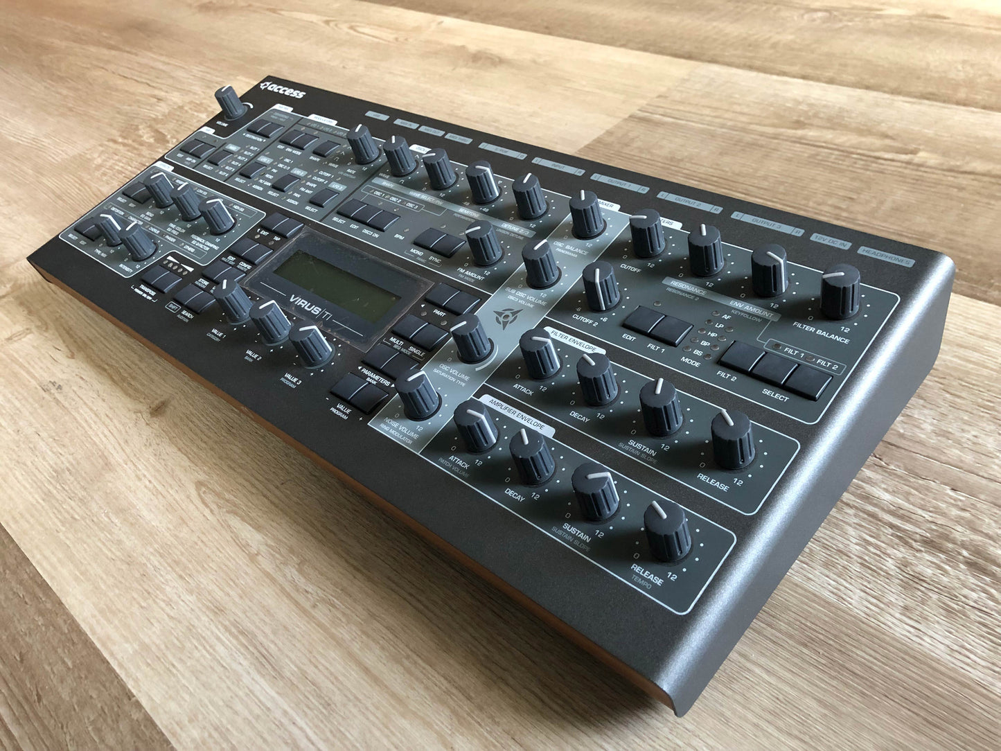 Access Virus TI2 Desktop in Mint Condition w/ OG PSU, OG USB Cable + New HQ USB Cable