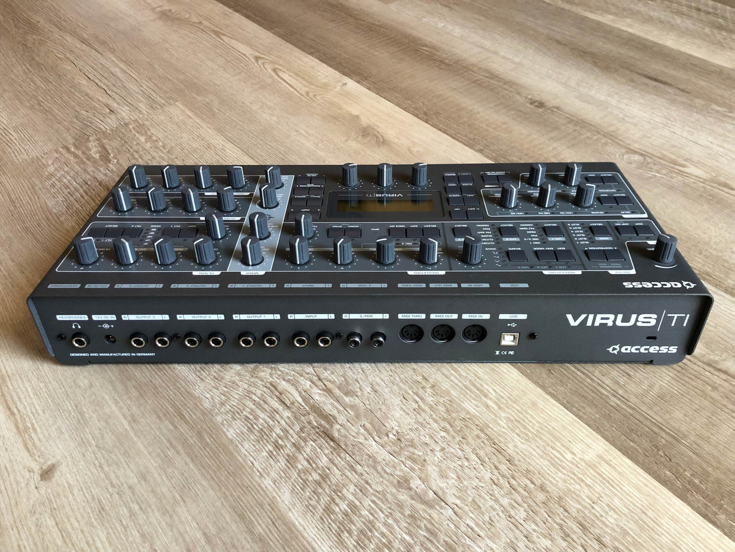 Access Virus TI2 Desktop Mint Late Production Run w/ Original PSU + USB Cable