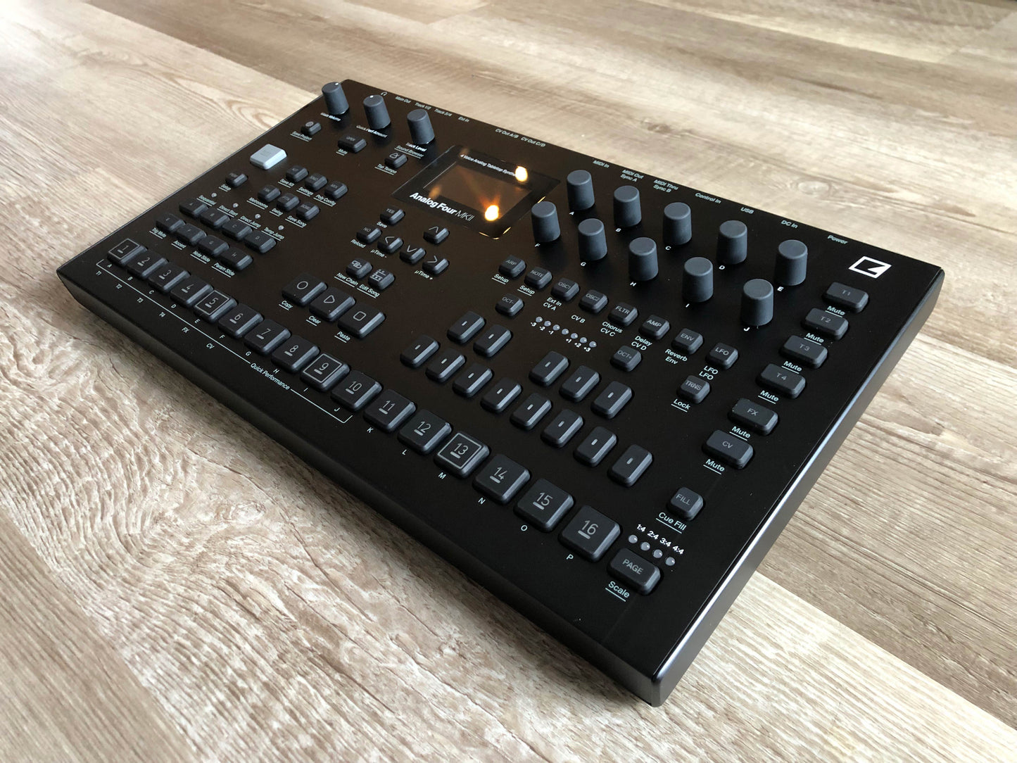 Elektron Analog Four MKII w/ New Encoder, OG PSU + New 7ft USB Cable