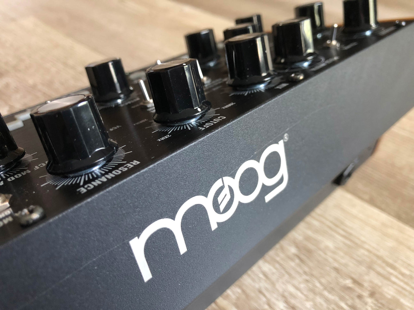 Moog Mother-32 Semi-Modular Analog Synthesizer Manual, 7 Patch Cables + PSU