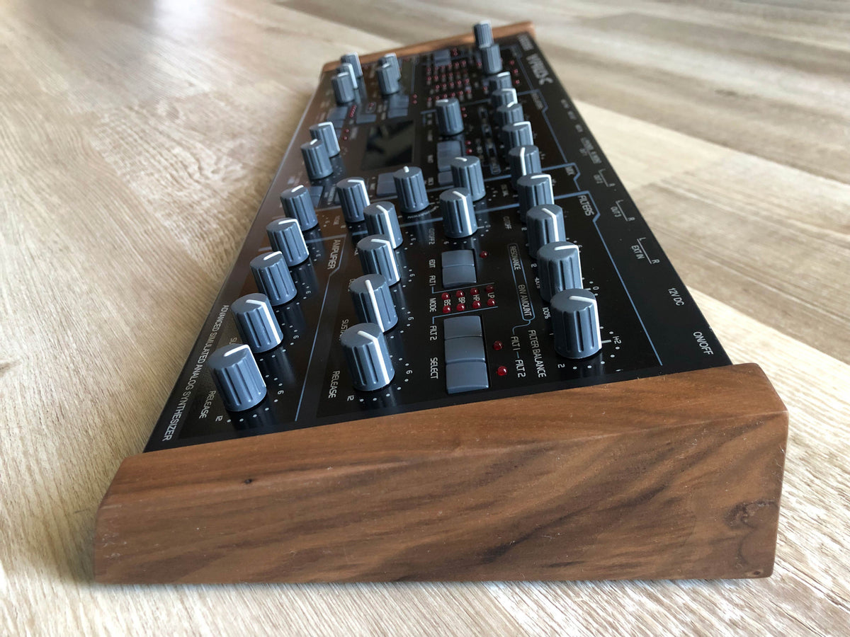 Access Virus C Desktop w/ All New Tacts, Power Caps, Battery + Custom LUX PMVA Display & Walnut Wood Sides