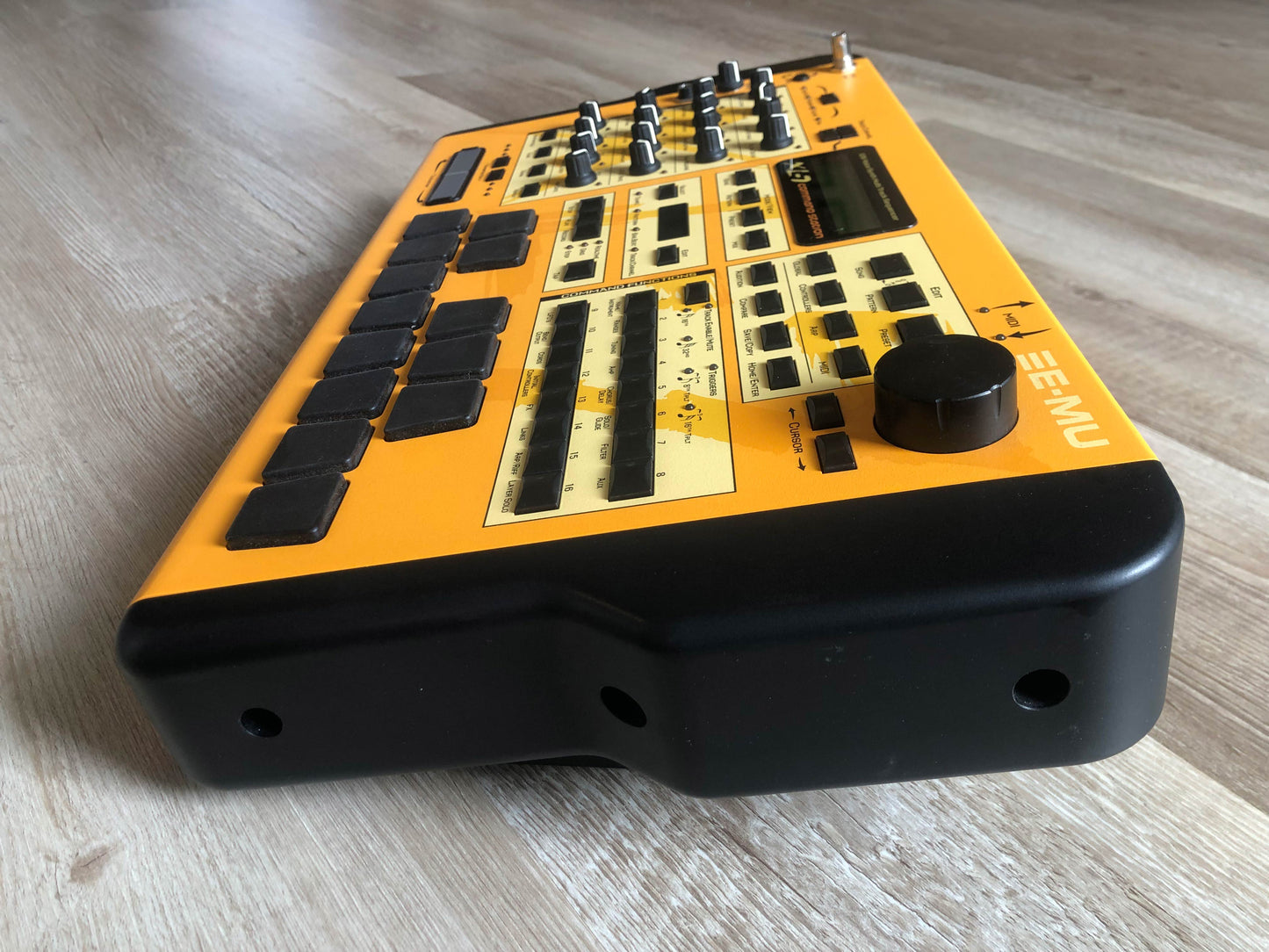 E-MU Systems XL-7 Command Station in Excellent Condition