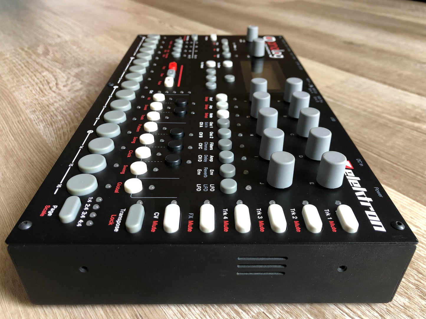 Elektron Analog Four MKI w/ OG PSU + New USB Cable