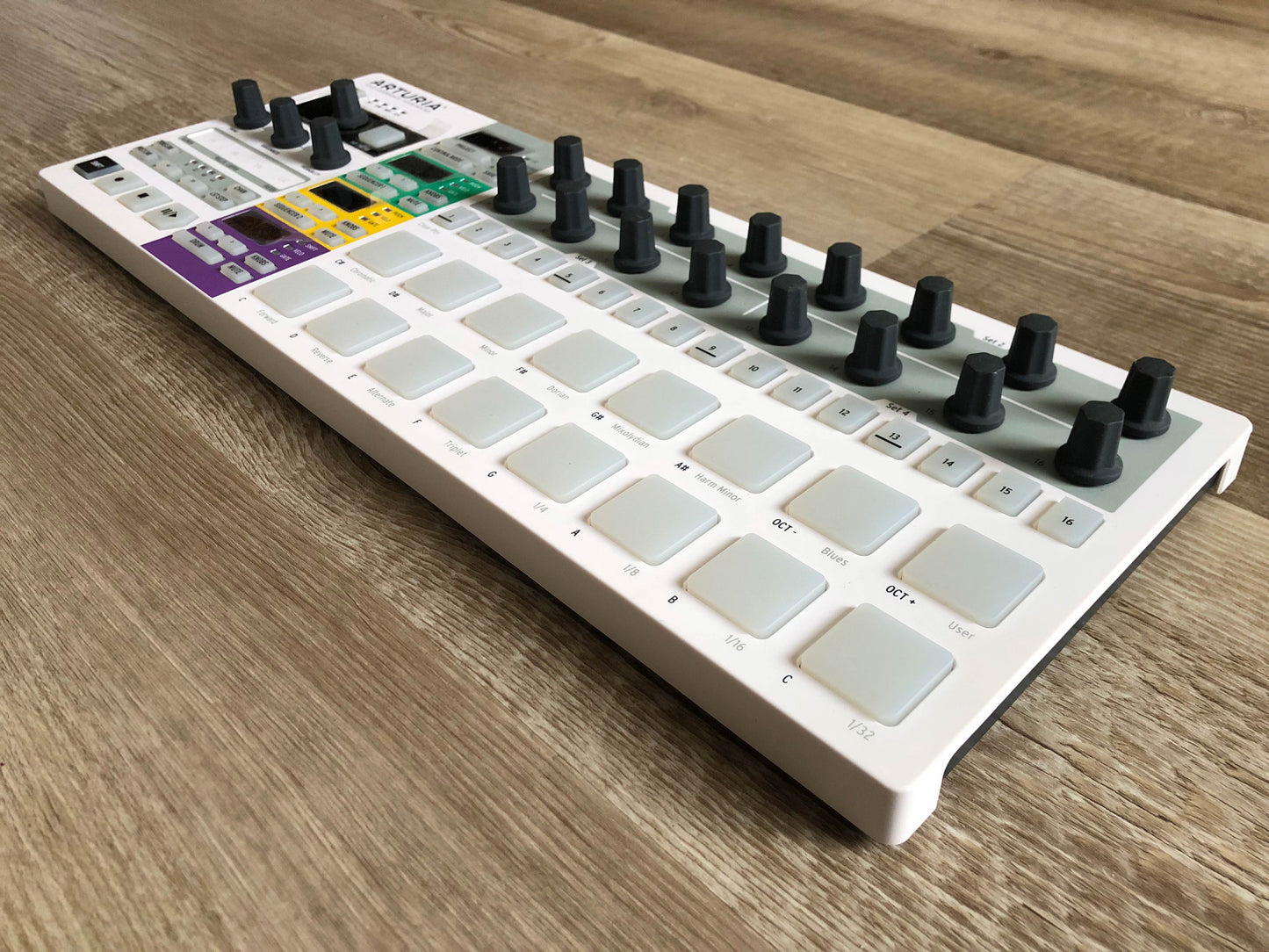 Arturia Beatstep Pro MIDI Controller & Sequencer w/ Original Box + Accessories