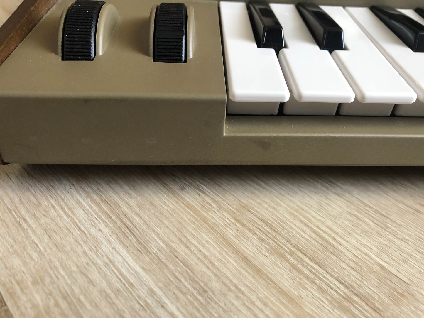MicroKorg w/ Aftermarket Power Supply (no Mic / no Battery Power)