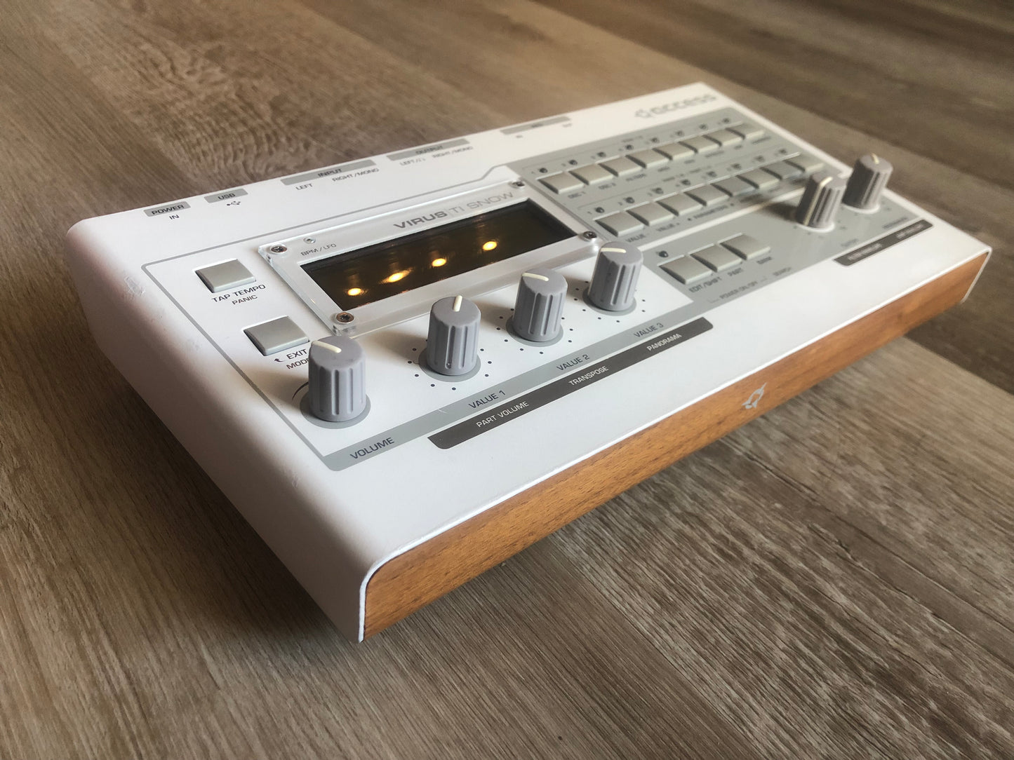 Access Virus TI Snow, All New Tacts & Pots, New Battery, LCD Bezel + PSU