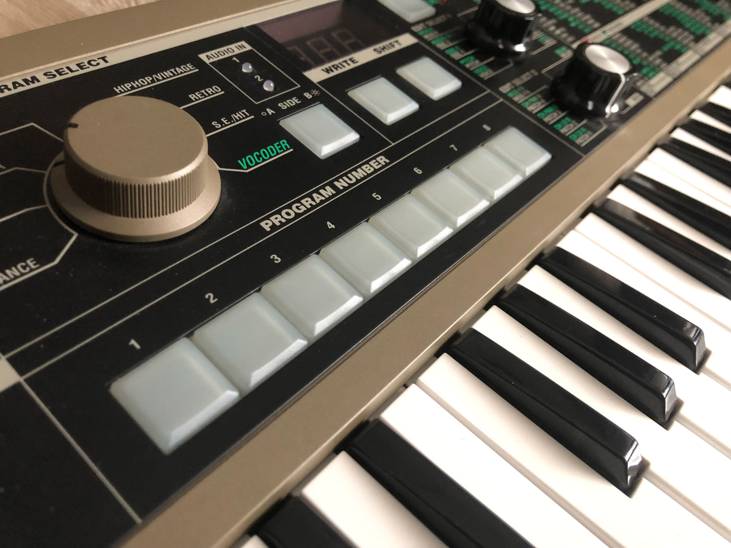 MicroKorg w/ OEM Mic, Aftermarket PSU, Minty