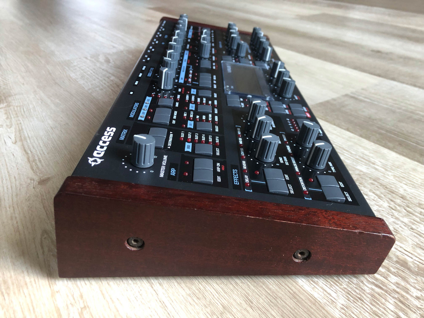 Access Virus TI Desktop, All New Tacts, Battery + PSU, OS 5.1.7