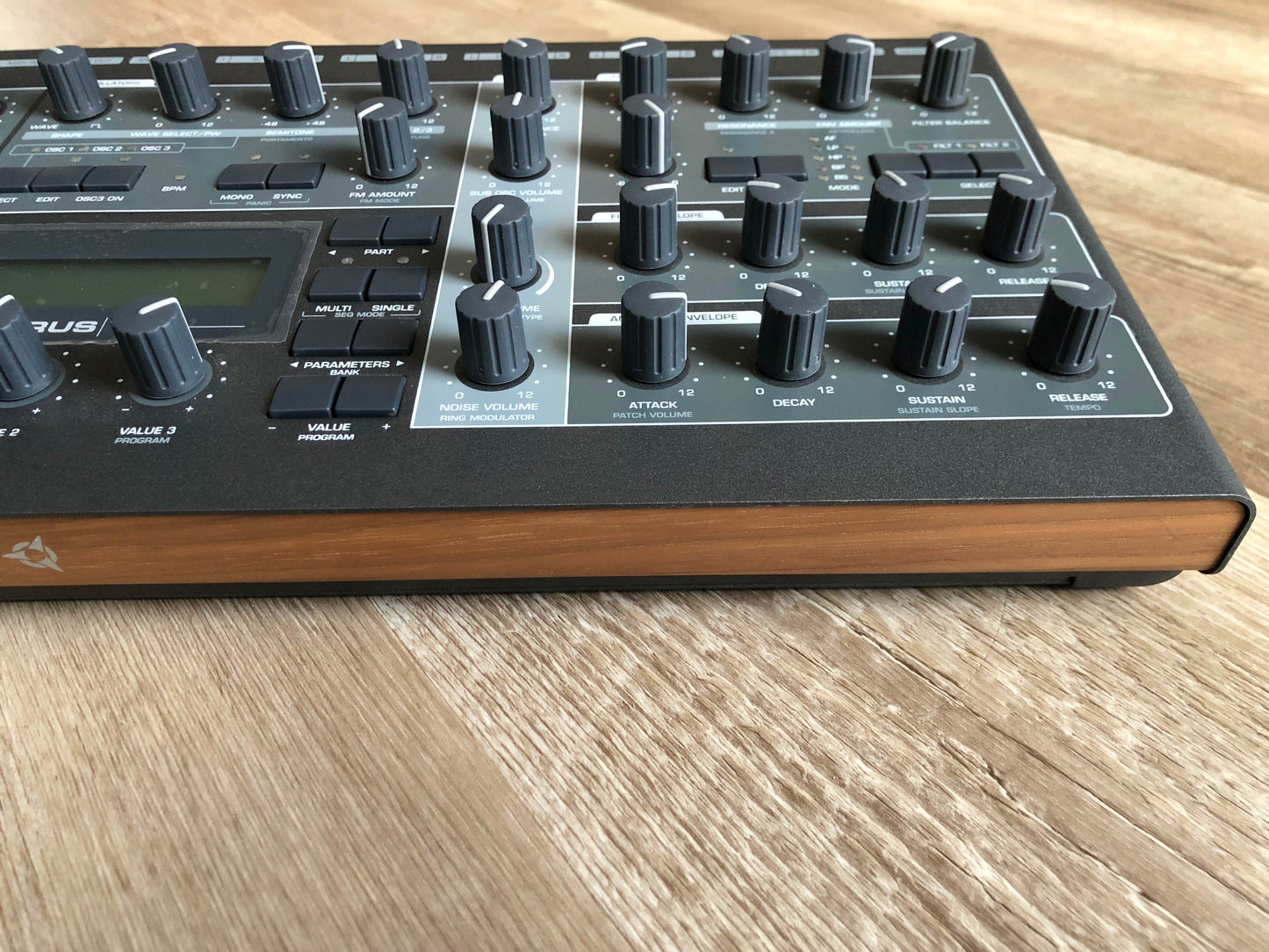 Access Virus TI2 Desktop in Mint Condition w/ OG PSU, OG USB Cable + New HQ USB Cable