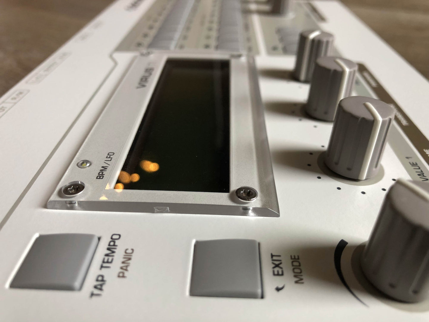 Access Virus TI Snow Minty w/ New PSU + New HQ USB Cable