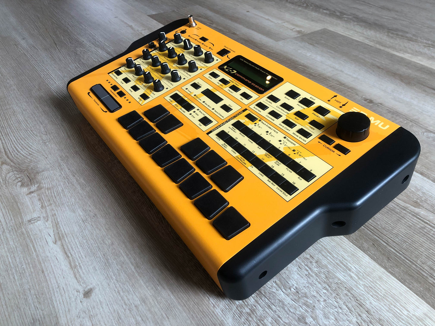 E-MU Systems XL-7 Command Station in Excellent Condition