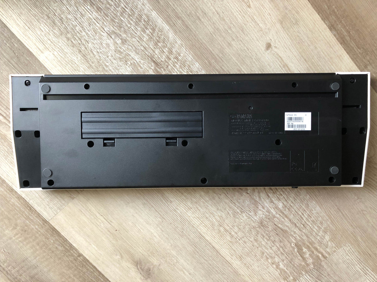 Yamaha Reface CS Mobile Mini Vintage Synth /w OG Box + PSU