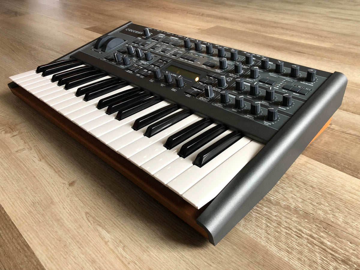 Access Virus TI2 Dark Star Super Clean w/ All New Keys, OEM Power Cable + HQ USB Cable
