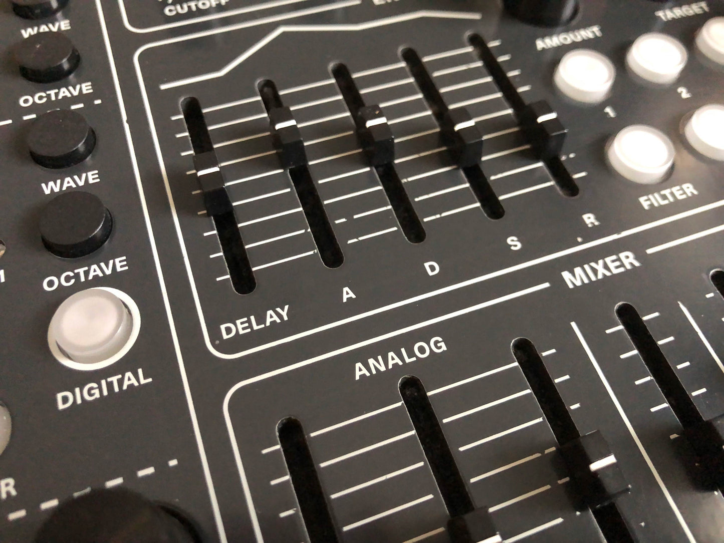 Polyend Dreadbox Medusa Hybrid Synthesizer w/ PSU + Quick Start Guide